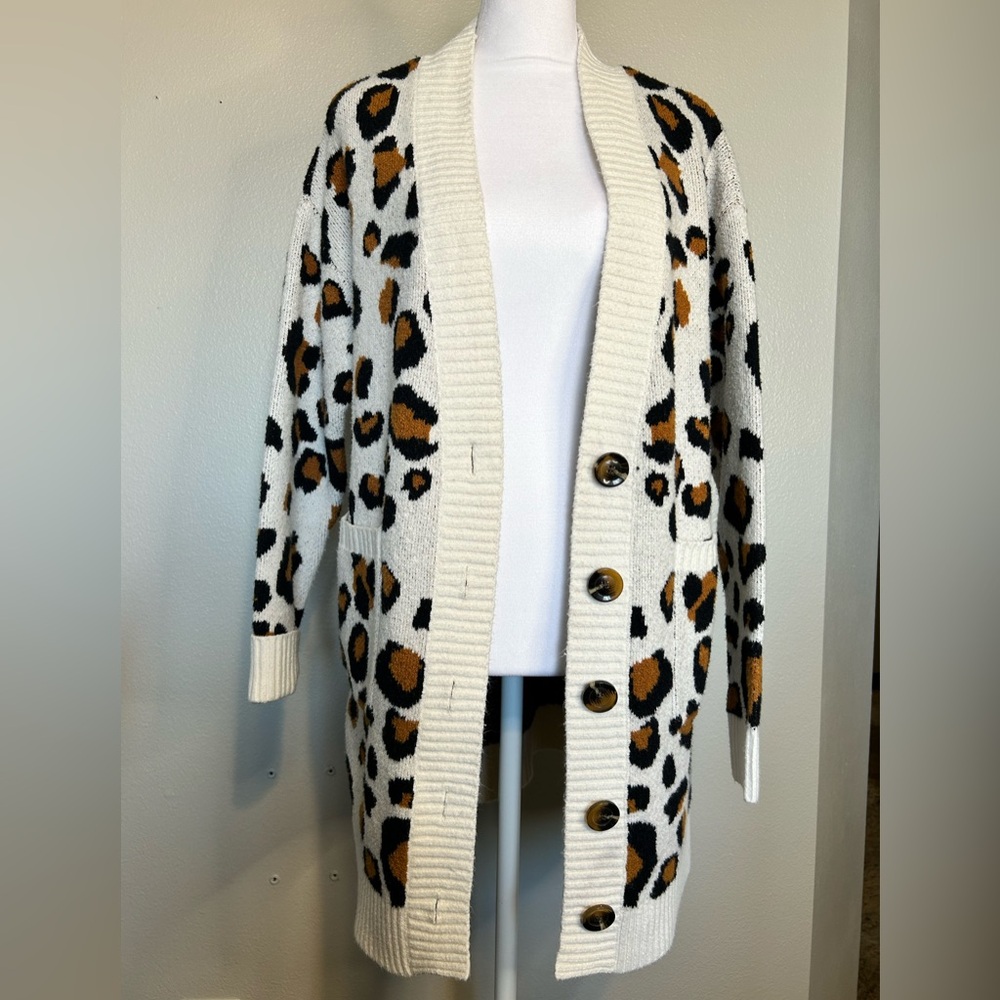 Who What Where Women’s Cheetah Print Cardigan size XS Layered